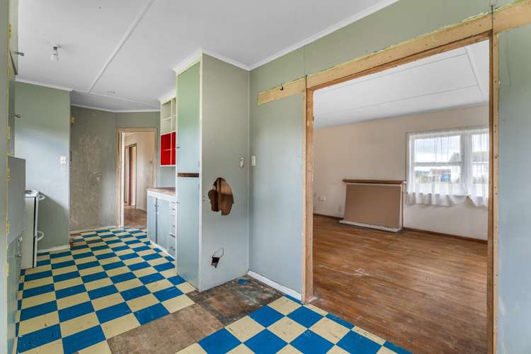 37 Featherston Crescent Otara_2