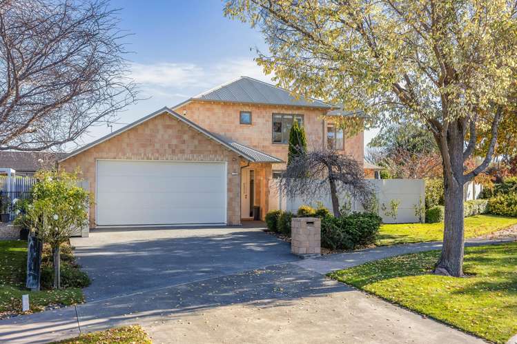 2 Richard Seddon Drive_0
