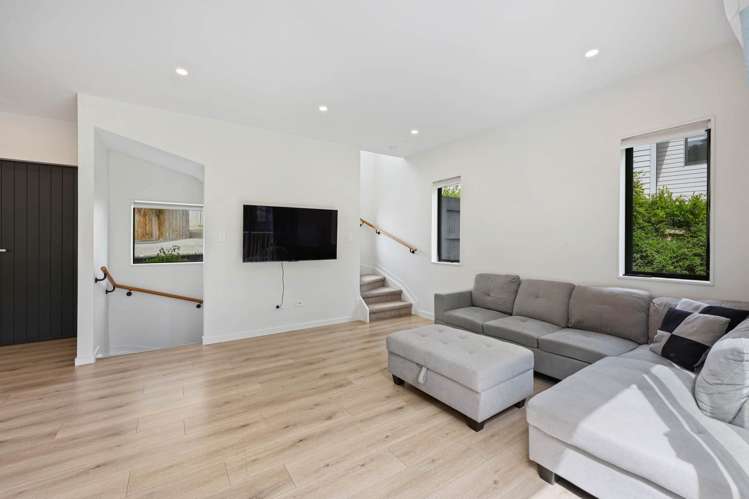 1/22 Spinella Drive_4