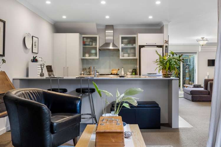 47 Chateau Crescent Rangatira Park_14