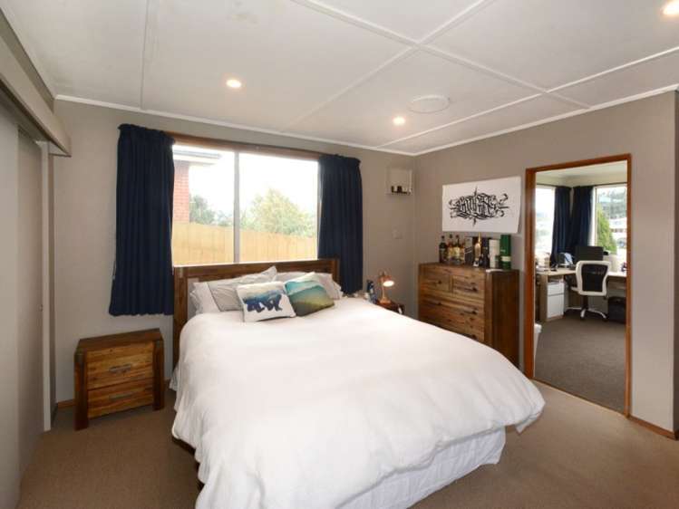 8 Weir Street Green Island_16