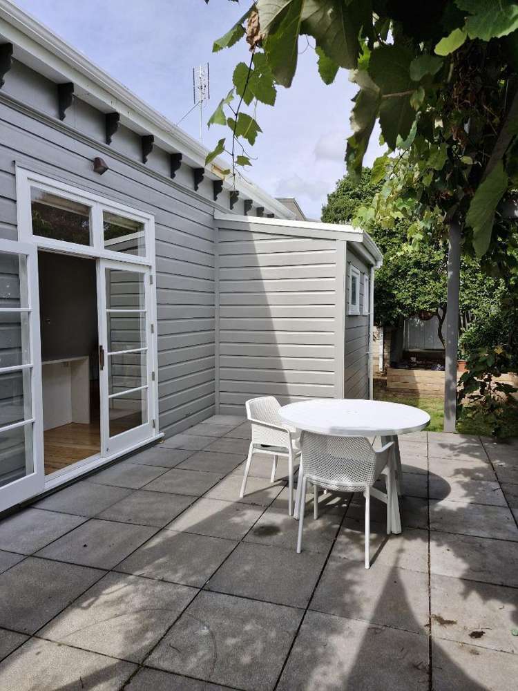 49 Vivian Street New Plymouth_13
