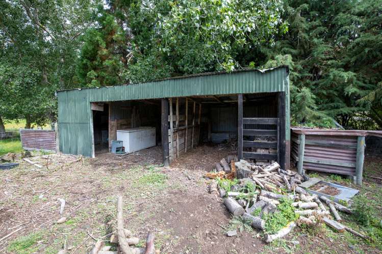 657 Domett Road Domett_32