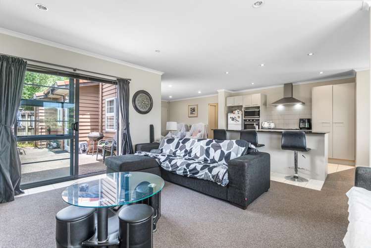 9 Savona Drive Flat Bush_9