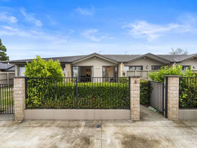 2 MINUTES FROM TOWN! PRICE REDUCTION!