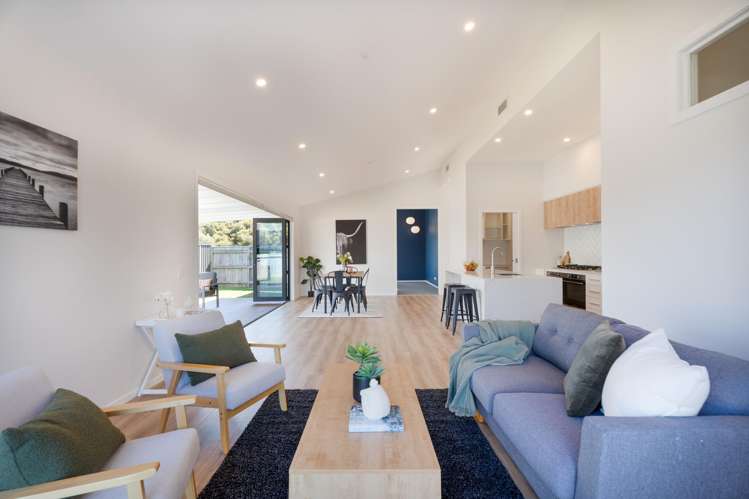 23 Queen Charlotte Drive Aotea_1