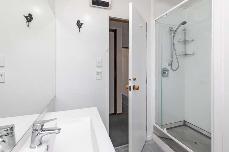 38A Greenock Street Redwood_13