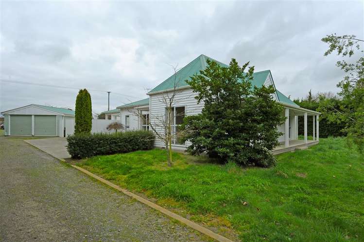 1320 West Coast Road West Melton_14