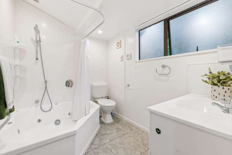 34 Castleton Drive Mellons Bay_20