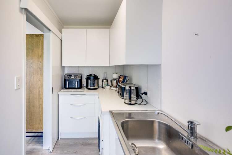 2 Fern Grove Taradale_11