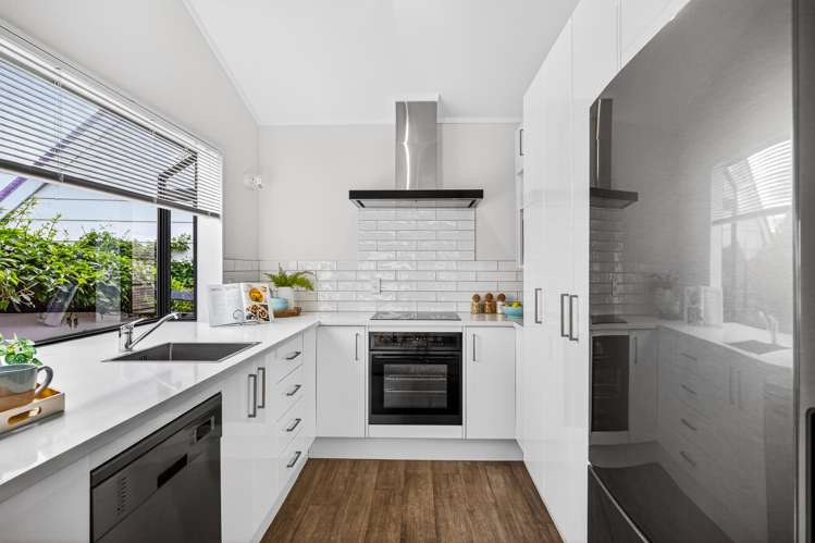 32B Kiwi Esplanade Mangere Bridge_10