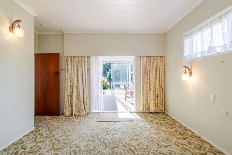130 Sandon Road Feilding_11