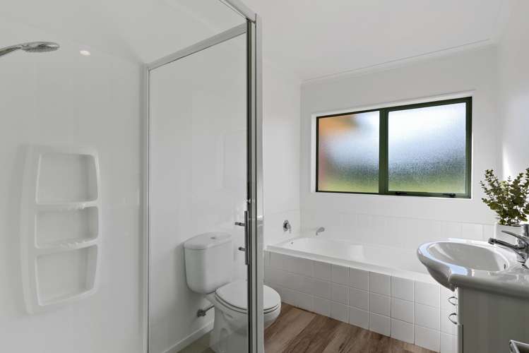 714 Courtenay Road Charing Cross_12