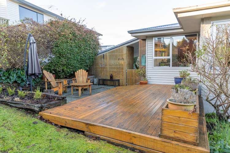 10 Dale Crescent Gore Surrounds_1