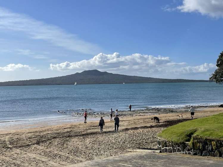 23 Hanlon Crescent Narrow Neck_17