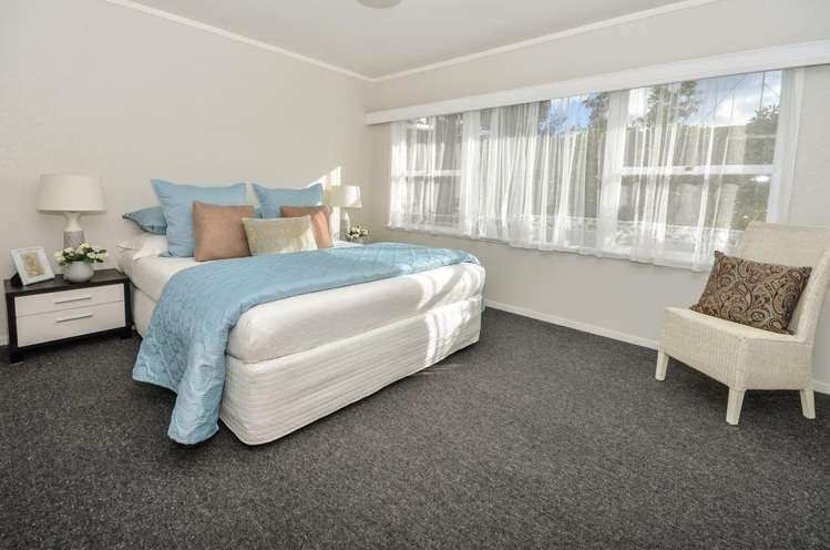 2/12 Downing Street Glenfield_6