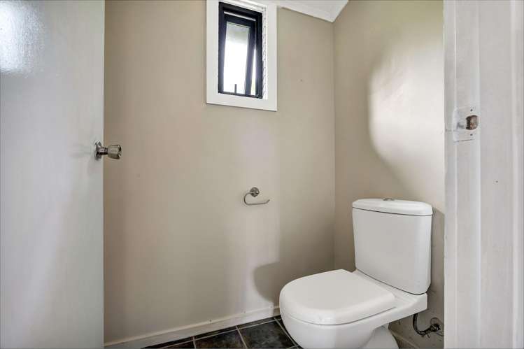 49 High Street Eltham_17