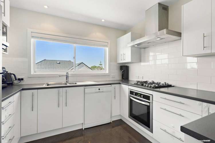 2/20 Tui Glen Road Birkenhead_4