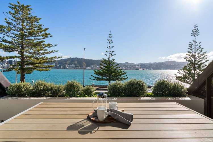 2/326 Oriental Parade_0