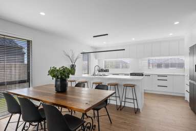 3 Bob Reid Crescent_4