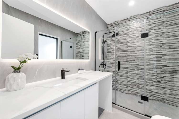 17 Tullymore Drive Flat Bush_29