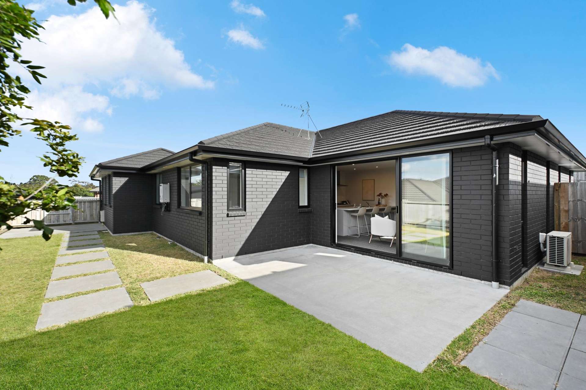 2/10 Bostonkip Crescent Fitzroy_0