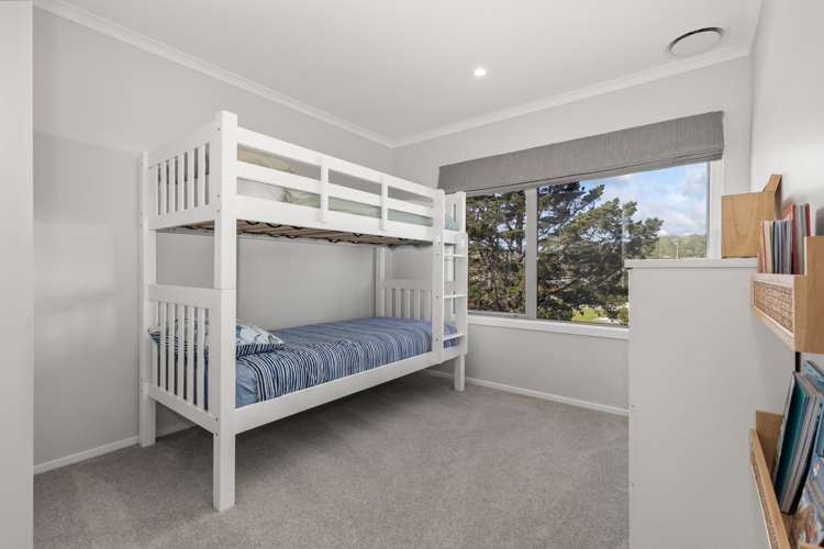 8 Hokioi Drive Kenepuru_14