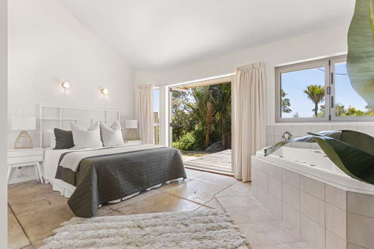 53 Waiheke Road Waiheke Island_16