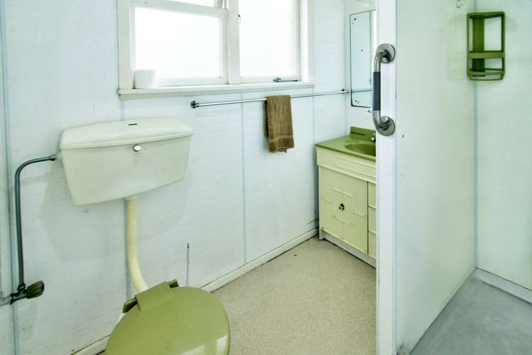 248 High Street North Carterton_14