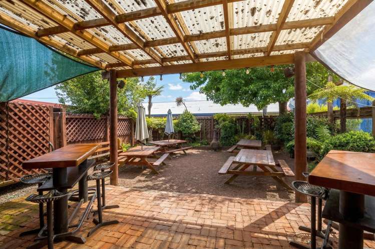 20 Memorial Square Carterton_25