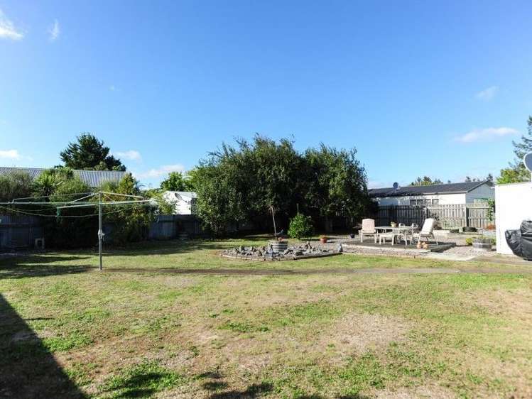 8 Russell Street Otane_15