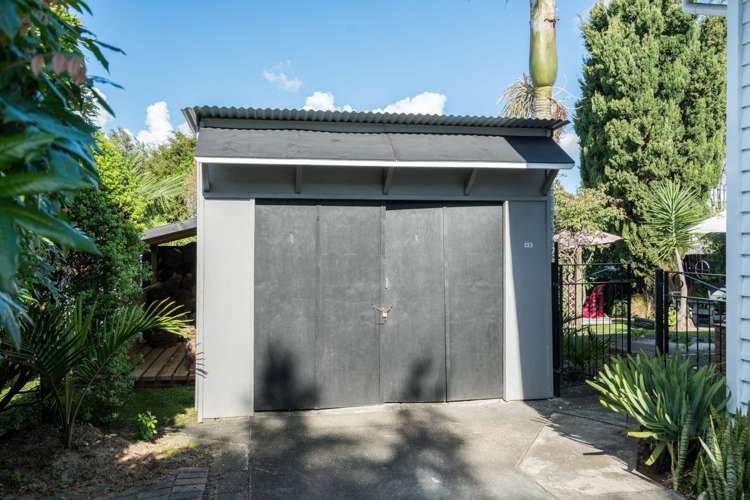 323 Western Hills Drive Avenues_18