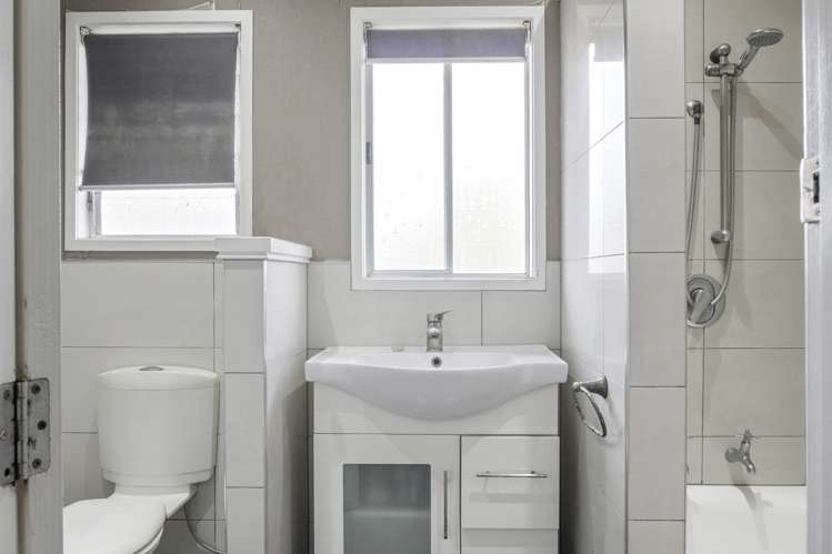 28 Tennyson Drive Owhata_6