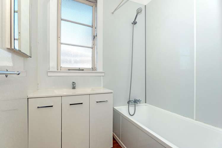 828 Gladstone Road Te Hapara_13