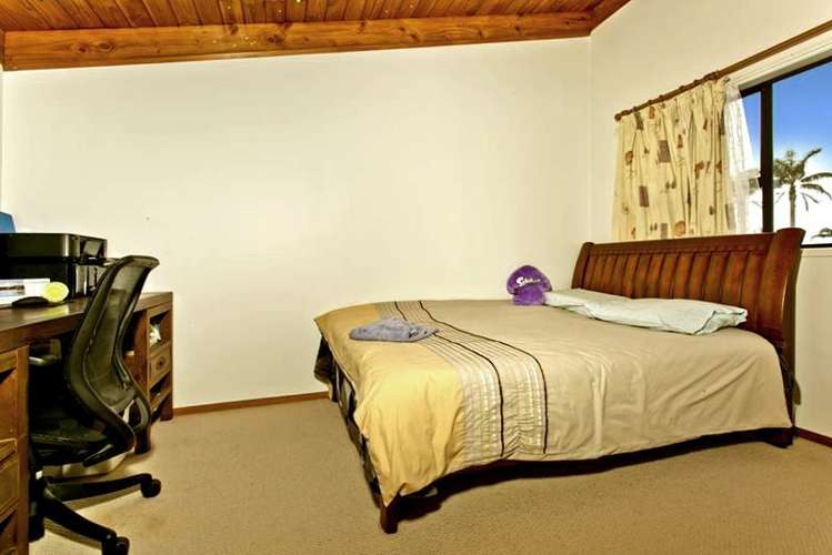 13 Target Road Totara Vale_4