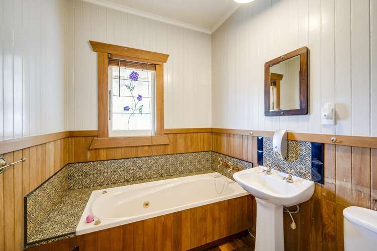 1209 Caroline Road Mayfair_13