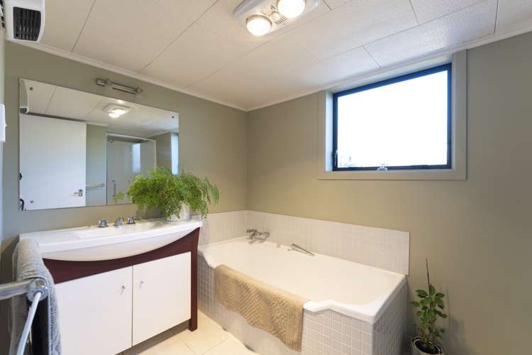 32 Roberta Drive Somerfield_13