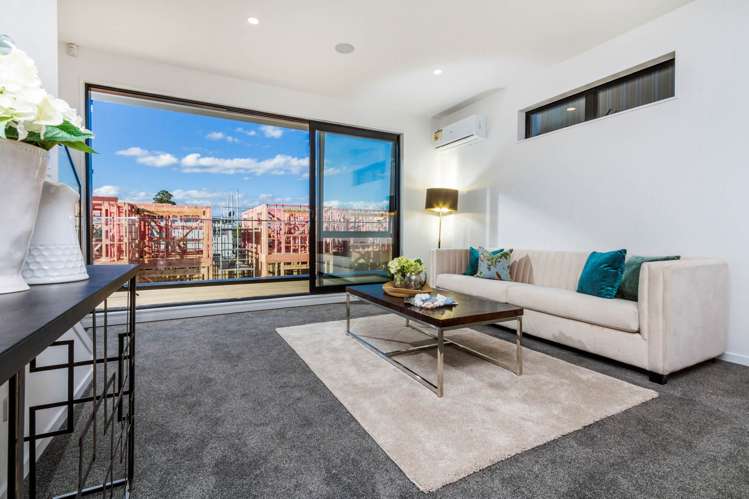 2/19 Kingdale Road Henderson_4