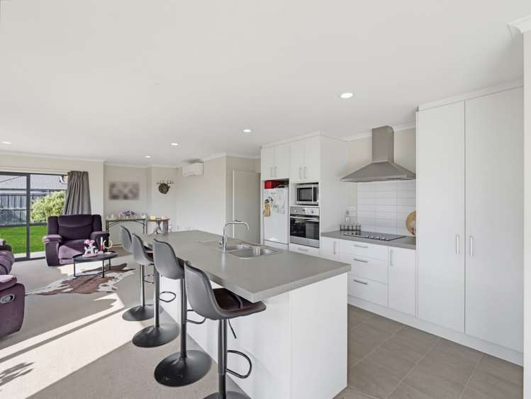 32 Burford Way_2
