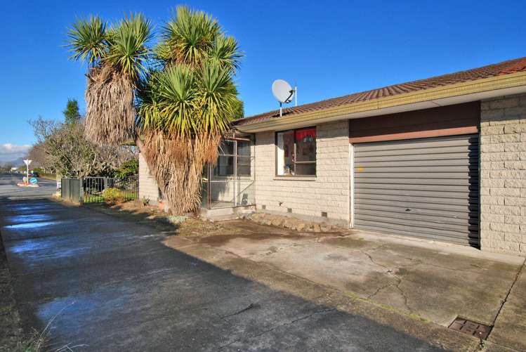 2/201 Innes Road Saint Albans_1