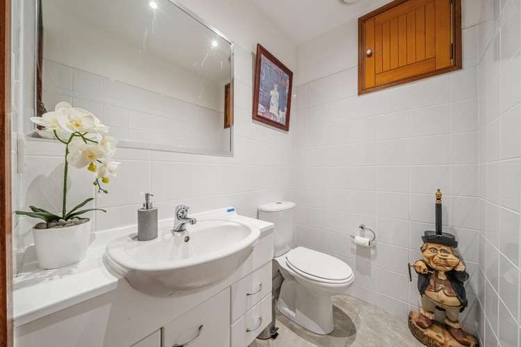 62 Kiriwai Road Paremata_22