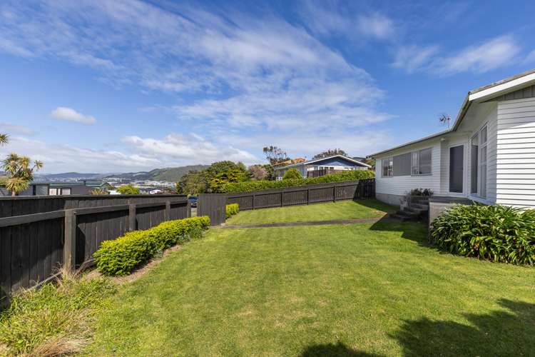 2 Pennant Grove Titahi Bay_18