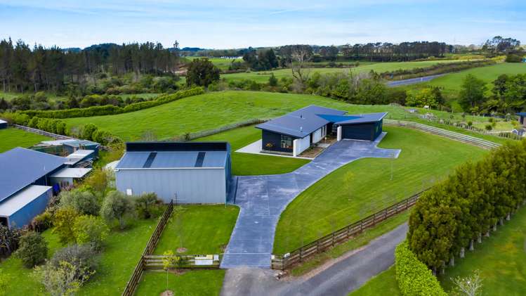 13 Thomason Road Egmont Village_20