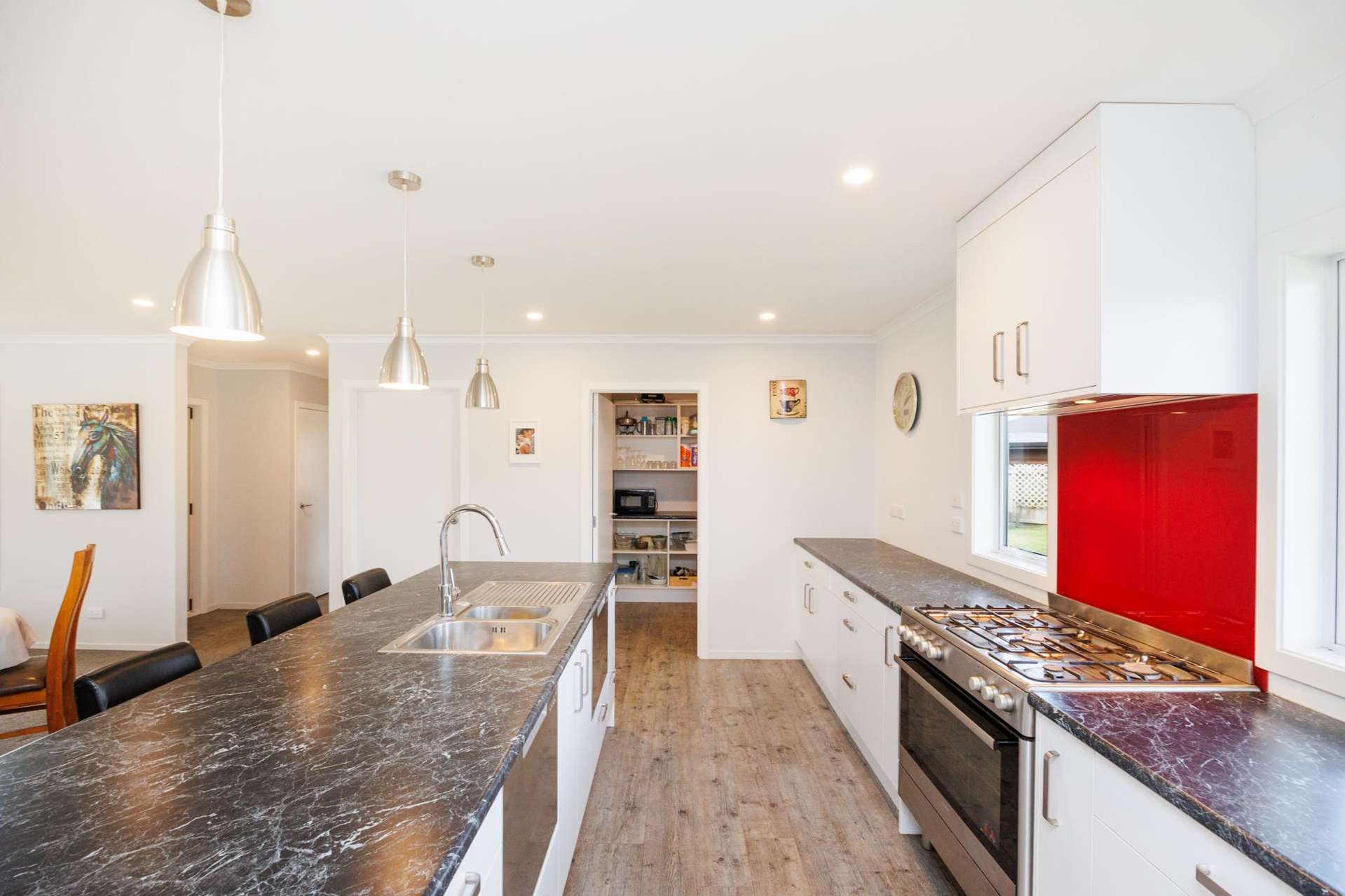 13 Roots Street East Feilding_0