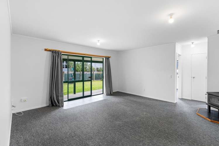 14 Karaka Street Otaki Beach_15