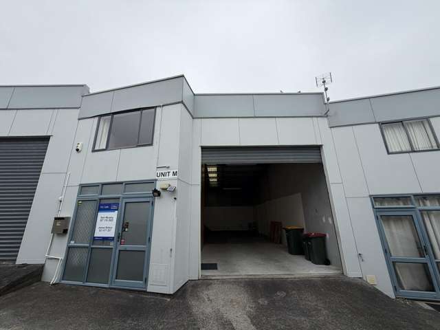 Practical 141m&sup2; Industrial Unit