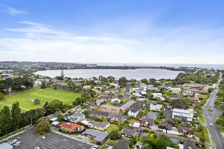 2/34 Lake Pupuke Drive Takapuna_24