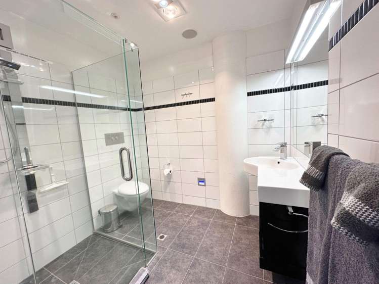 2/1 Wakefield Av Sumner_15