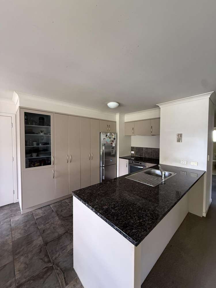 2/98A Riverside Road Whataupoko_1