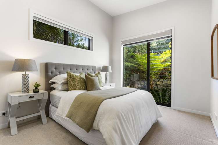 17 Kiwi Esplanade Mangere Bridge_14